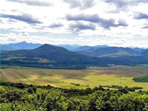 Адыгея, дорога на Лаго-Наки. Фото с сайта www.adygheya.ru