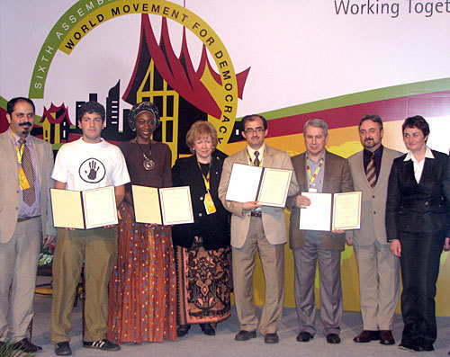 Церемония вручения международной премии "За мужество" Всемирного движения за демократию.  Индонезия, Джакарта, 14 апреля 2010 года. Фото Елены Джибладзе