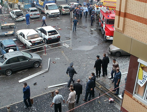 Последствия теракта возле Центрального рынка Владикавказа в Северной Осетии, 9 сентября 2010 года. Фото: http://skfonews.ru, автор Феликс Киреев