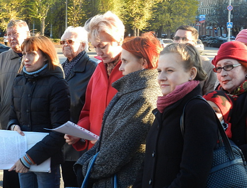 Волгоград, 2 ноября 2012 года. Митинг против сноса  19-й школы Центрального района. Фото Татьяны Филимоновой для "Кавказского узла"