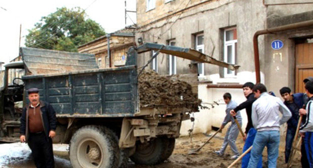 Дагестан 10 дней. Погода в Дербенте. Наводнение Дербентский район Совхоз киджух. Погода в Дербенте на 10. Погода в Дербенте на 14.