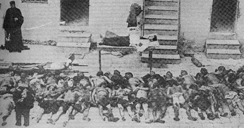 Останки убитых армян (фотография опубликована в 1918 годув книге посла США Генри Моргентау). Фото https://ru.wikipedia.org/