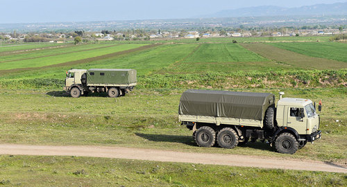 Военная техника на территории Физулинского района Азербайджана. © Sputnik / Murad Orujov, http://ru.sputnik.az/karabakh/20161108/407629468/obstrel-chetyre-okkupirovanye-rajony-azerbajdzhana.html