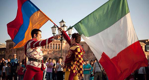 Флаги Армении и Италии. Фото http://barev.today/news/italy2