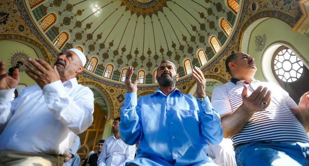 Рамадан в бакинской мечети "Гаджи Джавад". Фото Азиза Каримова для “Кавказского узла”