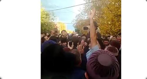 Рамзан Кадыров приехал к Ахмеду Погорову. 26 октября 2018 г. Кадр из видео пользователя INGNEWS24 https://www.youtube.com/watch?v=zqi4JhFqX9A

