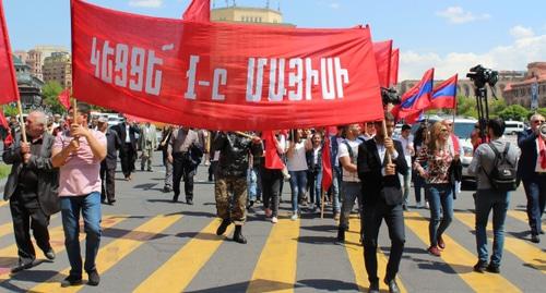 Участники первомайской акции  в Ереване. Фото Тигран Петросян для "Кавказского узла".
