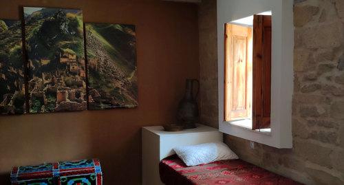 Интерьер одной из комнат этнохостела в Дербенте. Фото Расула Магомедова для "Кавказского узла"