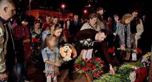 Акция памяти по погибшим во время взрыва дома на улице Гурьянова. Москва, 9 сентября 2019 г. Скриншот видео ТВЦ https://www.tvc.ru/news/show/id/168007
