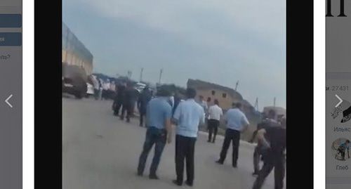Ингушские полицейские провели забастовку против назначенца со Ставрополья. Фото: Скриншот видео https://vk.com/magastimes?w=wall-56310843_308726