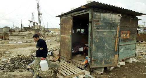 Беженцы в зоне военных действий. Фото: REUTERS/David Mdzinarishvili