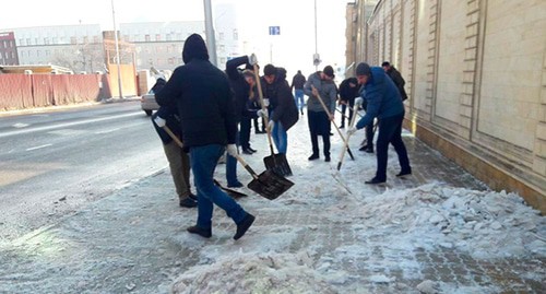 Уборка улиц в Грозном. Фото: Пресс-служба мэрии г.Грозного http://grozmer.ru/