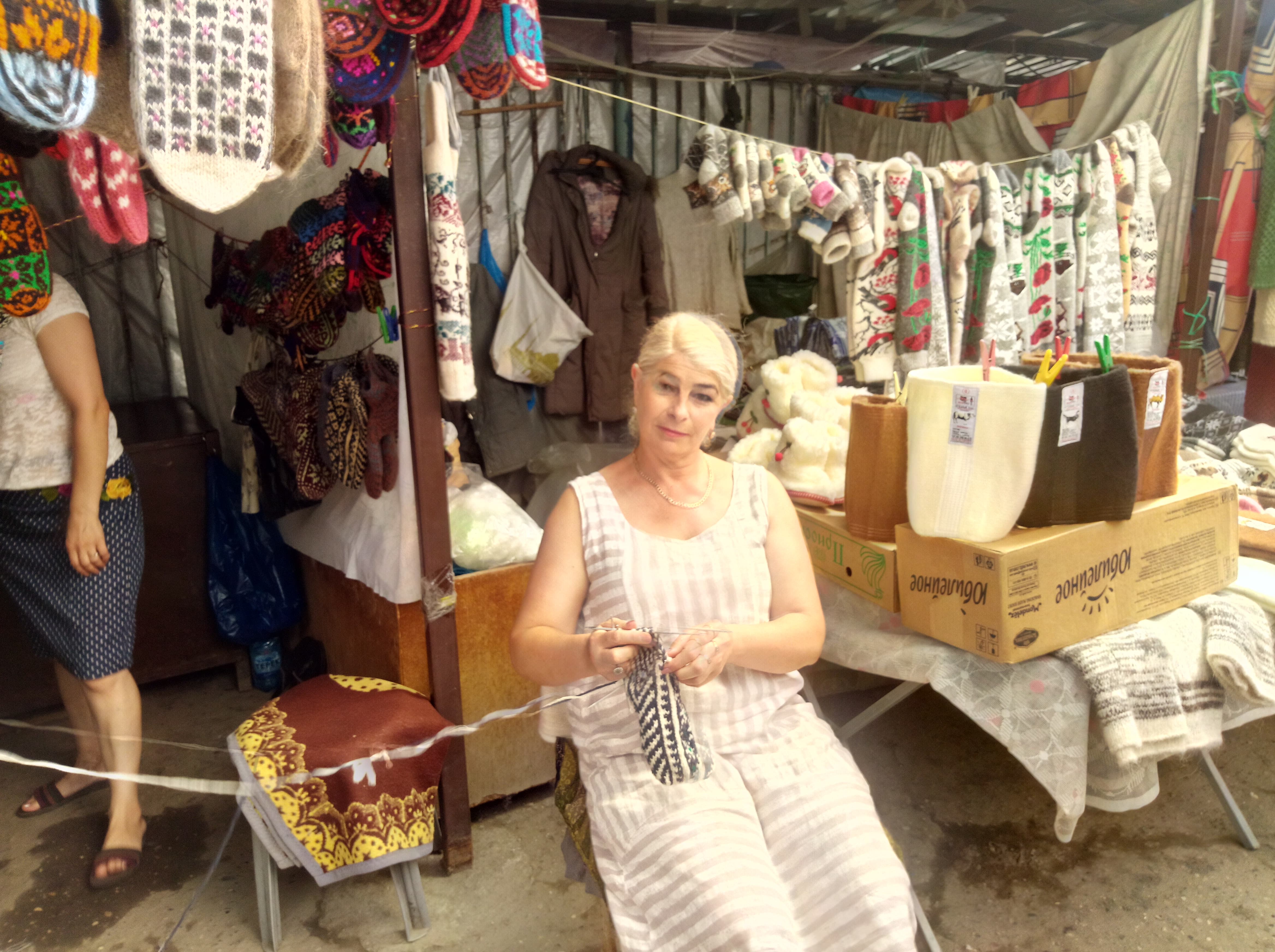 Рита Киштыкова на Козьем рынке в Нальчике. Фото Луизы Оразаевой для "Кавказского узла"