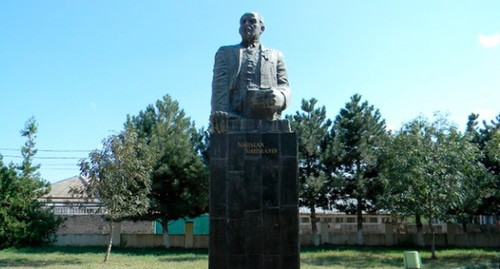 Памятник Нариману Нариманову в Марнеули. Фото: minval.az