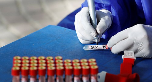 Тест на коронавирус. Фото REUTERS/Akhtar Soomro