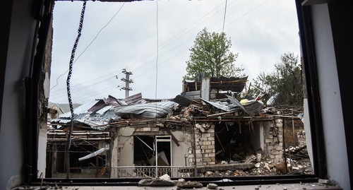 Руины жилого квартала. Степанакерт, 6 октября 2020 года. Давид Каграманян/НКР инфоцентр/Пан фото/Reuters