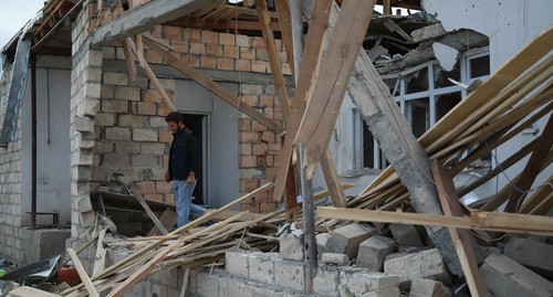 Снаряд попал в дом жителя села Гарагойунлу Тертерского района. Фото Азиза Каримова для "Кавказского узла"