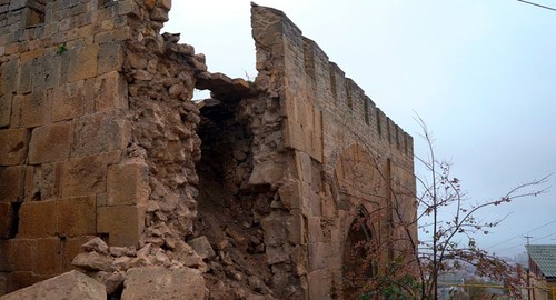 Стена крепости Нарын-кала в Дербенте частично обрушилась после затяжных дождей Фото: Официальный сайт городского округа Дербент