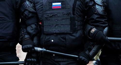 Сотрудники правоохранительных органов. Фото: REUTERS/Anton Vaganov