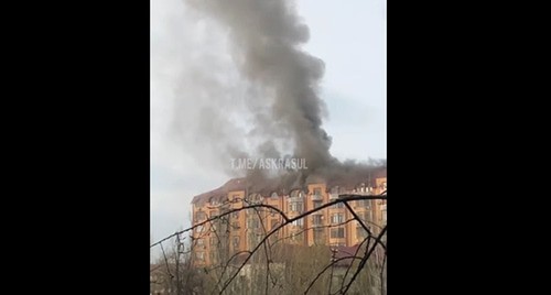 Пожар в многоэтажном доме в Махачкале. 12 апреля 2021 г. Скриншот видео "РИА Дагестан" https://www.youtube.com/watch?v=ZYPRiYHo6Dg