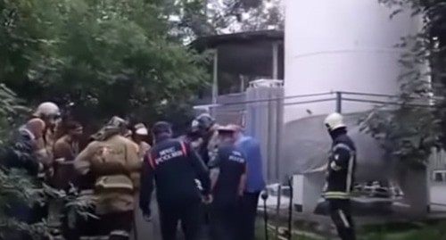 Ликвидация аварии в больнице   скорой медицинской помощи во Владикавказе, в которой накануне из-за проблем с кислородом умерли девять человек . кадр видео 