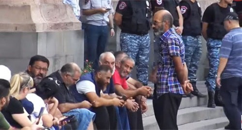 Акция протеста родственников солдат. Ереван, 27 августа 2021 года. Скриншот видео https://armeniatoday.news/общество/345113/