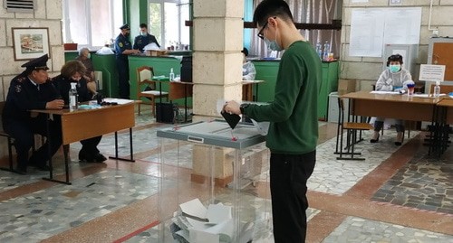 Голосование на выборах в Калмыкии. Фото: Б. Бюрчиев для "Кавказского узла"
