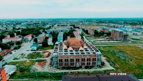 Строительство Джума-мечети в Кизляре. Скриншот с видео https://www.youtube.com/watch?v=eWSkSalqy6c