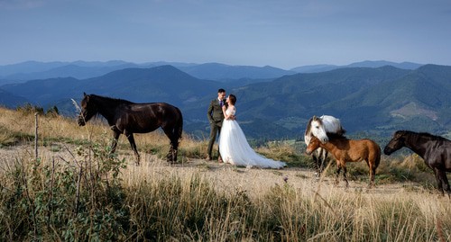 Свадьба в горах. Фото https://ru.freepik.com/photos/wedding'>Wedding фото создан(а) freepic.diller - ru.freepik.com</a>