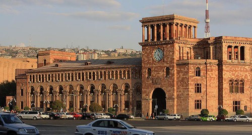 Здание правительства Армении в Ереване. Фото: Eugene Yakovenko https://ru.wikipedia.org/