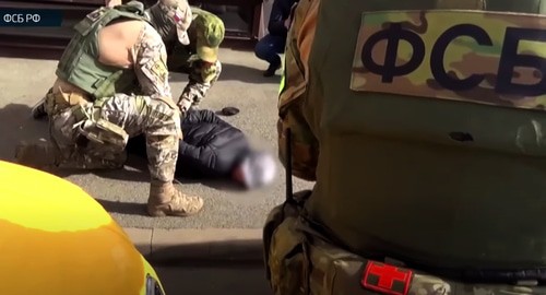Задержание мужчины, готовившего теракт. Скриншот видео https://www.youtube.com/watch?v=JhuKTHFPrxA