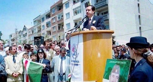 Мэр Стамбула Реджеп Эрдоган на открытии парка имени Джохара Дудаева в 1996 году. Архивное фото - https://imgur.com/gallery/HdrYNzj