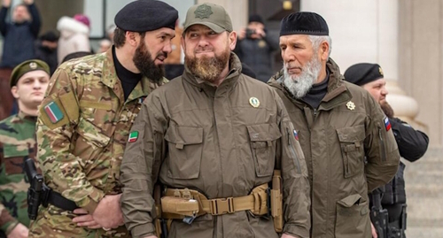 Рамзан Кадыров (в центре), фото:grozny-inform.ru