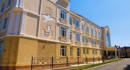 Школа № 15 в Дербенте, фото: riaderbent.ru