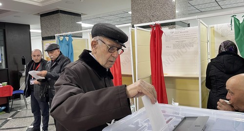 На избирательном участке. Баку, 7 февраля 2024 г. Фото Фаика Меджида для "Кавказского узла"