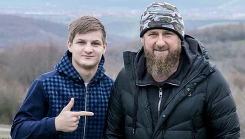 Ахмат и Рамзан Кадыровы. Фото https://m.vk.com/ramzan