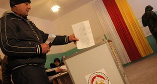 Избирательный участок в Южной Осетии. Фото: Сергей Карпов. ЮГА.ру