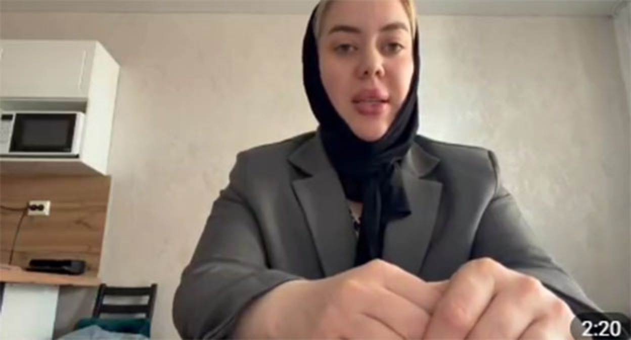 Стоп-кадр видеообращения жительницы Новосибирска. Скриншот видео https://t.me/bloodysx/54358 Стоп-кадр видеообращения жительницы Новосибирска. Скриншот видео https://t.me/bloodysx/54358