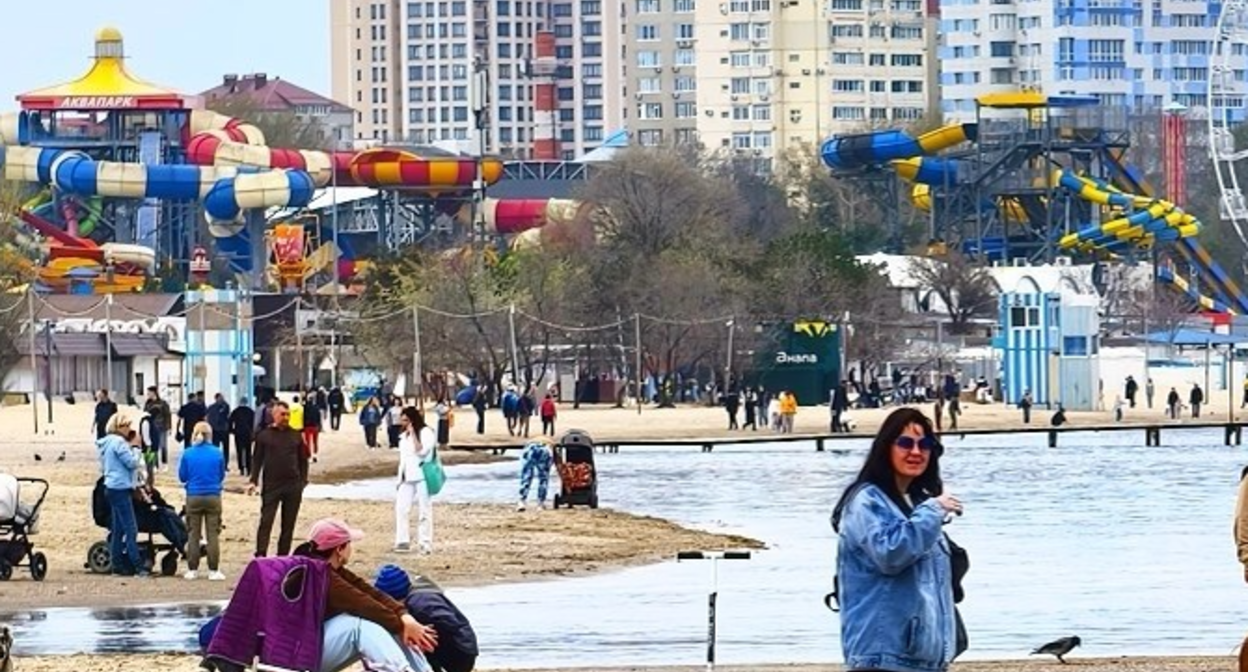 Пляж в Анапе. Скриншот фото "Маковозовы" от 18.04.26, https://t.me/makovozovy/58287. Пляж в Анапе. Скриншот фото "Маковозовы" от 18.04.26, https://t.me/makovozovy/58287.