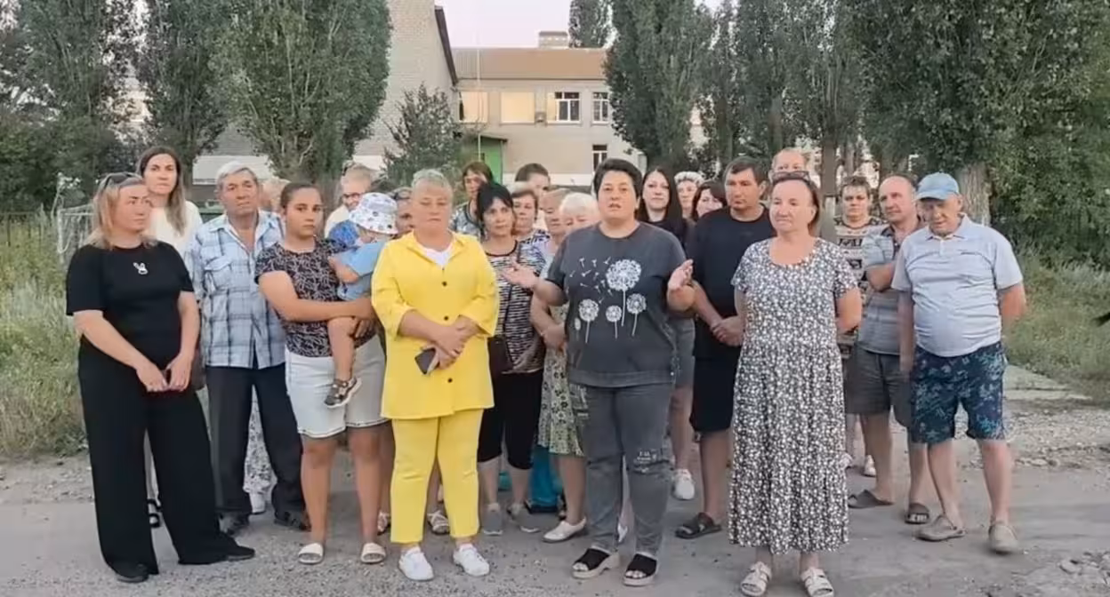 Стоп-кадр видеообращения жителей Водного к главе Следкома. https://dzen.ru/video/watch/6a4a03ef5ec2671d975d4fa6 Стоп-кадр видеообращения жителей Водного к главе Следкома. https://dzen.ru/video/watch/6a4a03ef5ec2671d975d4fa6