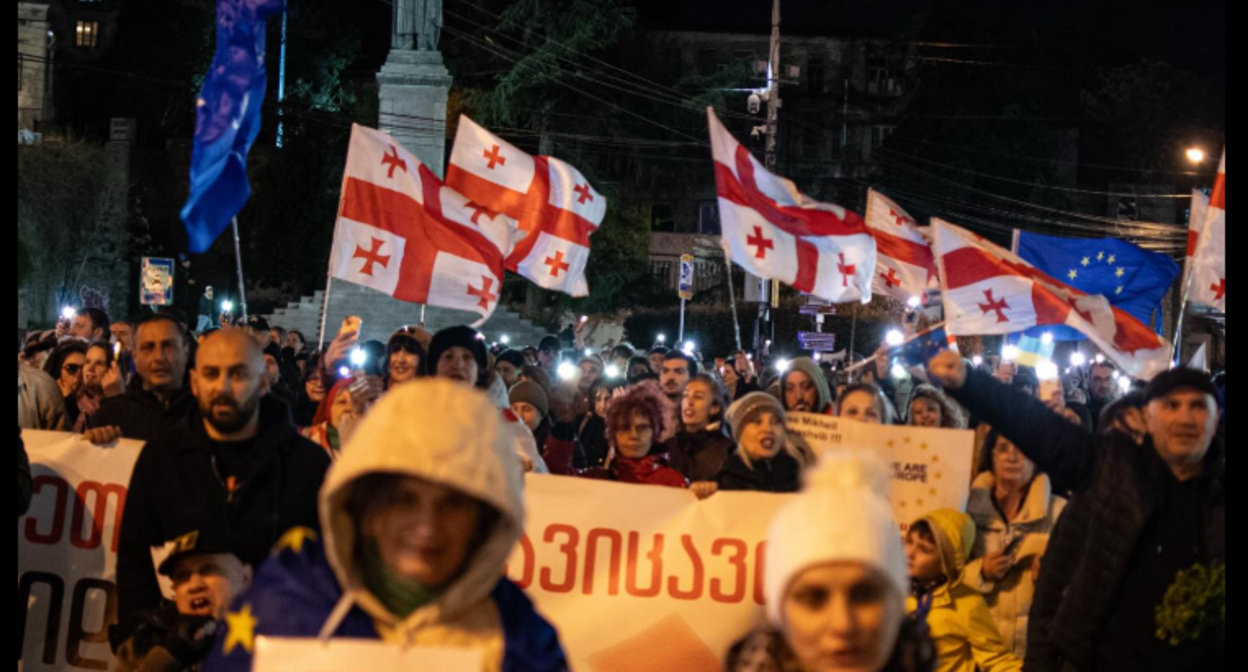 Участники акции в Тбилиси. Скриншот публикации https://www.facebook.com/photo/?fbid=1723946605671549&set=pcb.1723946732338203 (деятельность компании Meta, владеющей соцсетью, запрещена в России). Участники акции в Тбилиси. Скриншот публикации https://www.facebook.com/photo/?fbid=1723946605671549&set=pcb.1723946732338203 (деятельность компании Meta, владеющей соцсетью, запрещена в России).