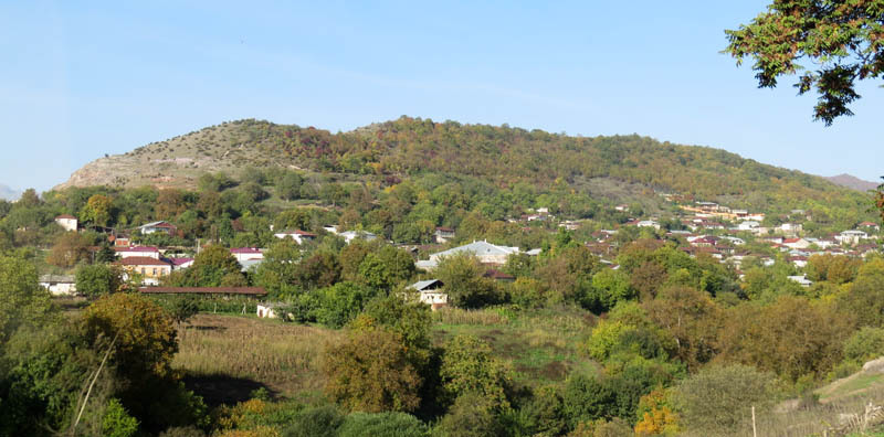 Видны дома с.Патара.